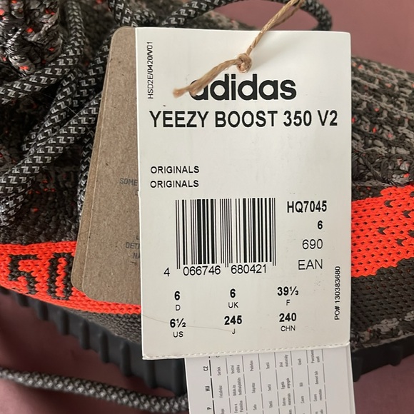 Yeezy boost 350V2 carbon beluga